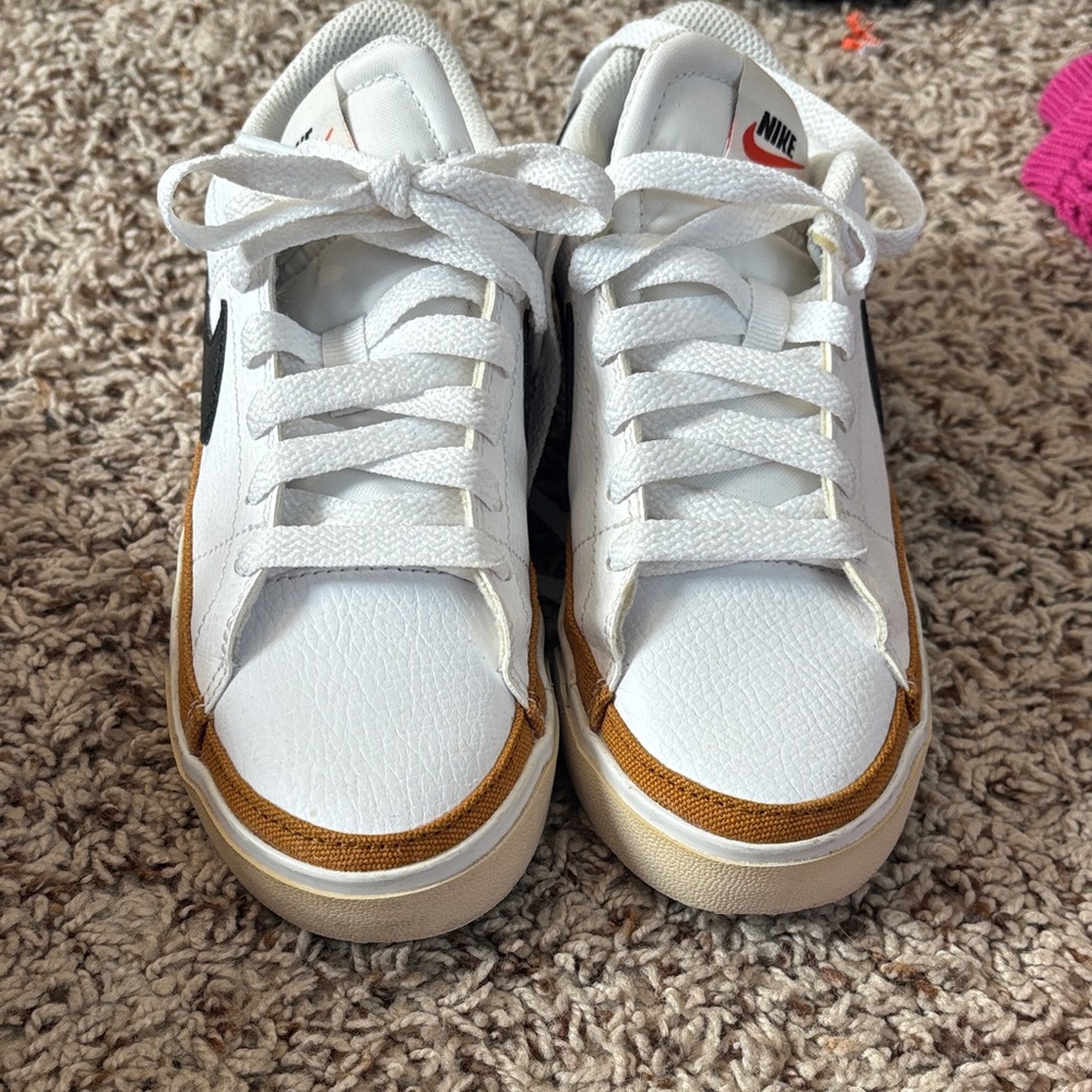 Nike White and Tan Casual Sneakers